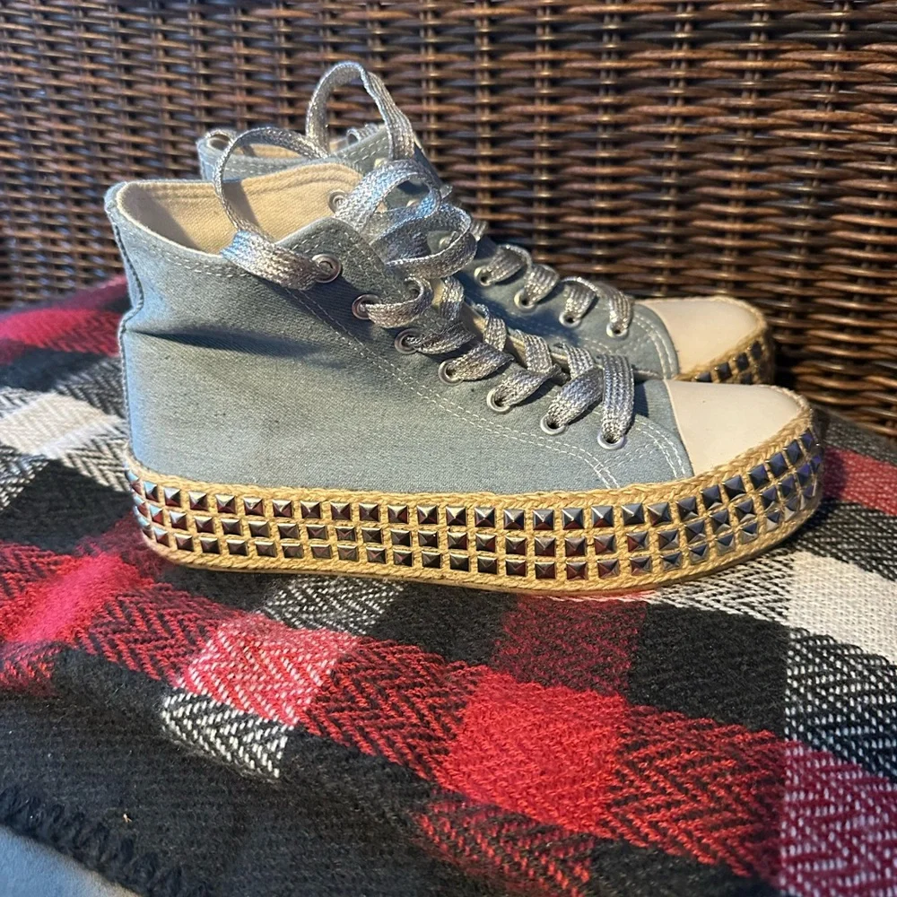 Mata Studded High Top Sneakers Blue Canvas Silver Studs Size 6 Women’s